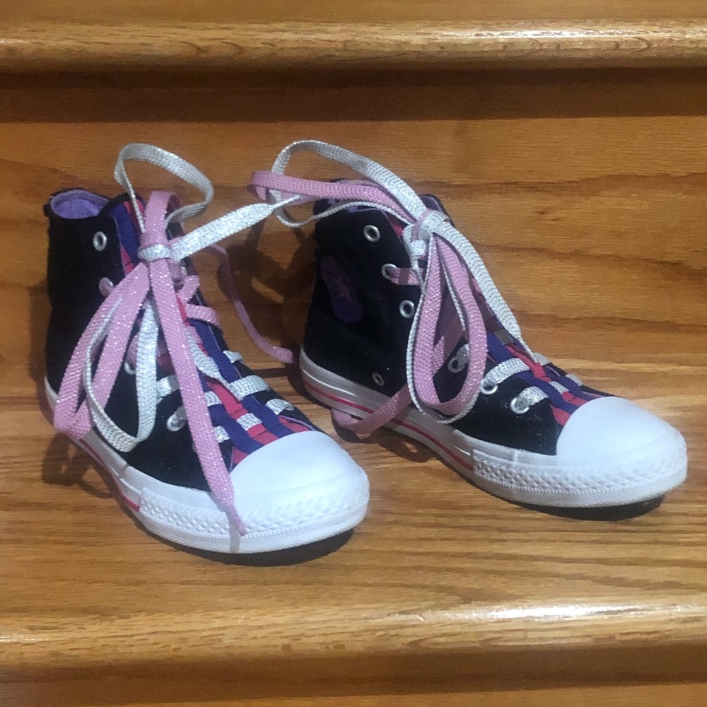 Girls size 2 converse